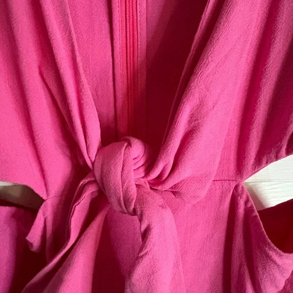 Lulus NWT Women’s SZ M Pink Cut Out Tie Front Mini Dress Short Sleeve VNeck - Picture 7 of 9